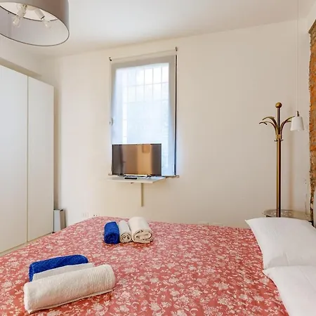 Apartman Via Morelli A E B - 2 Con Bagno Privato, E Cucina In Comune *