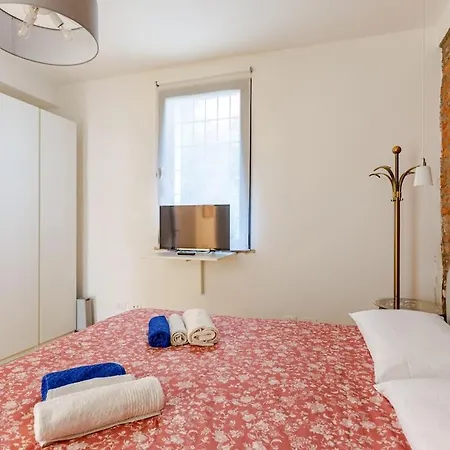 Apartman Via Morelli A E B - 2 Con Bagno Privato, E Cucina In Comune *
